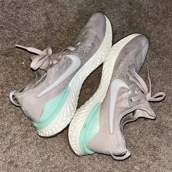 Worn Nike Epic React women’s sneakers size 9 - Picture 6 of 6